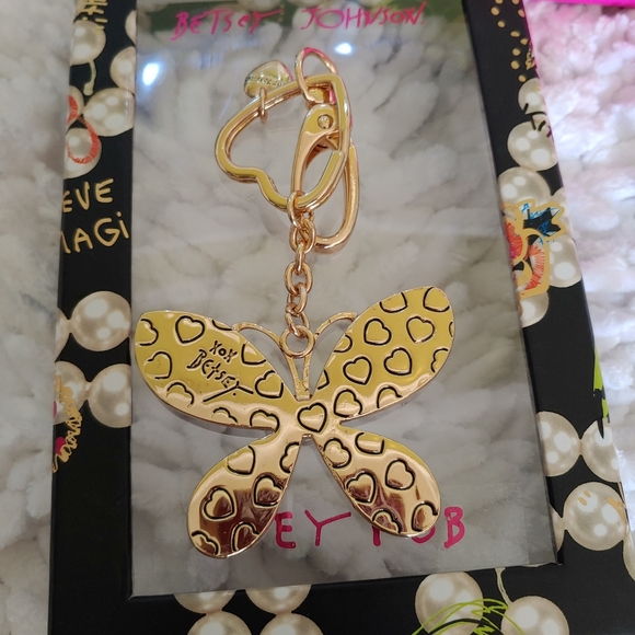 Betset Johnson - Picture 4 of 6